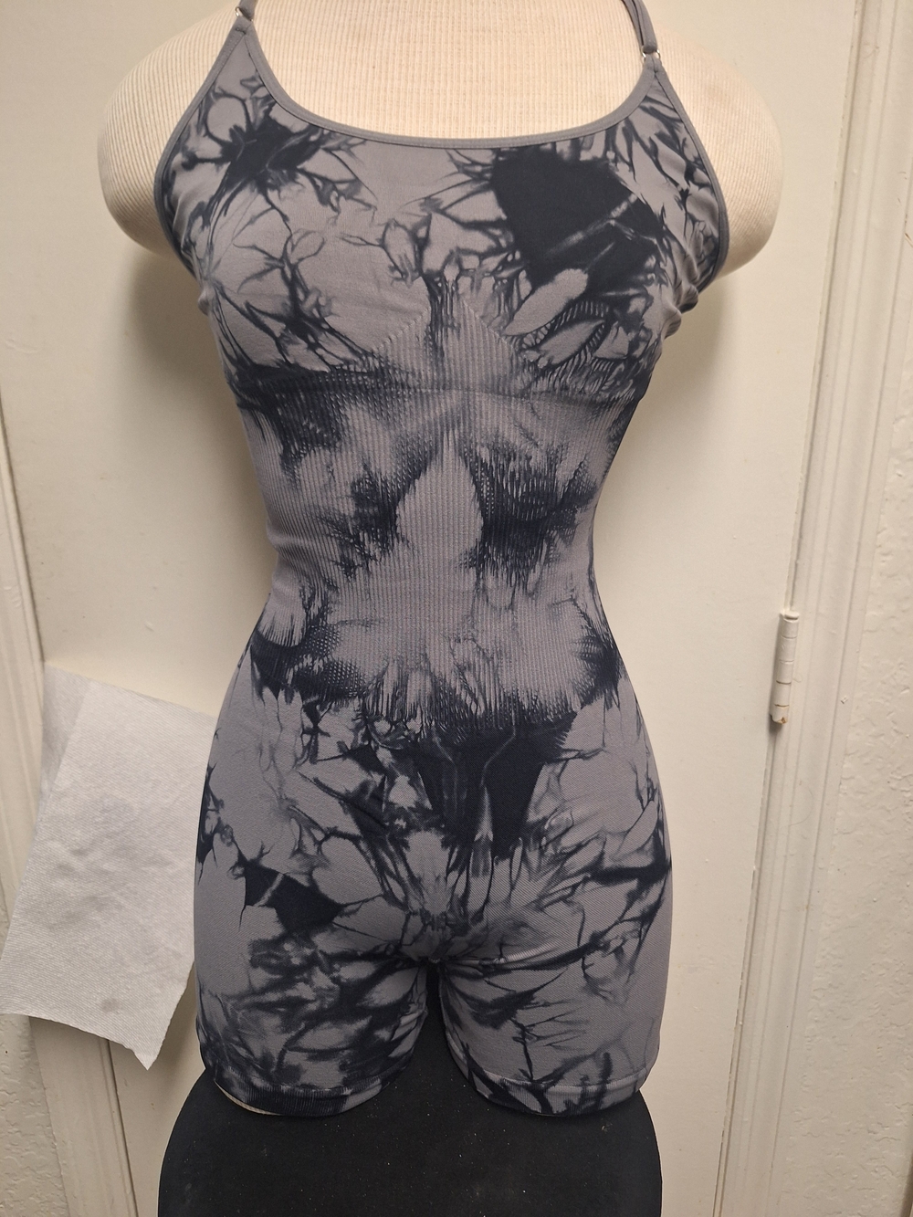 SHEIN Gray & Black Tie-Dye Seamless Romper